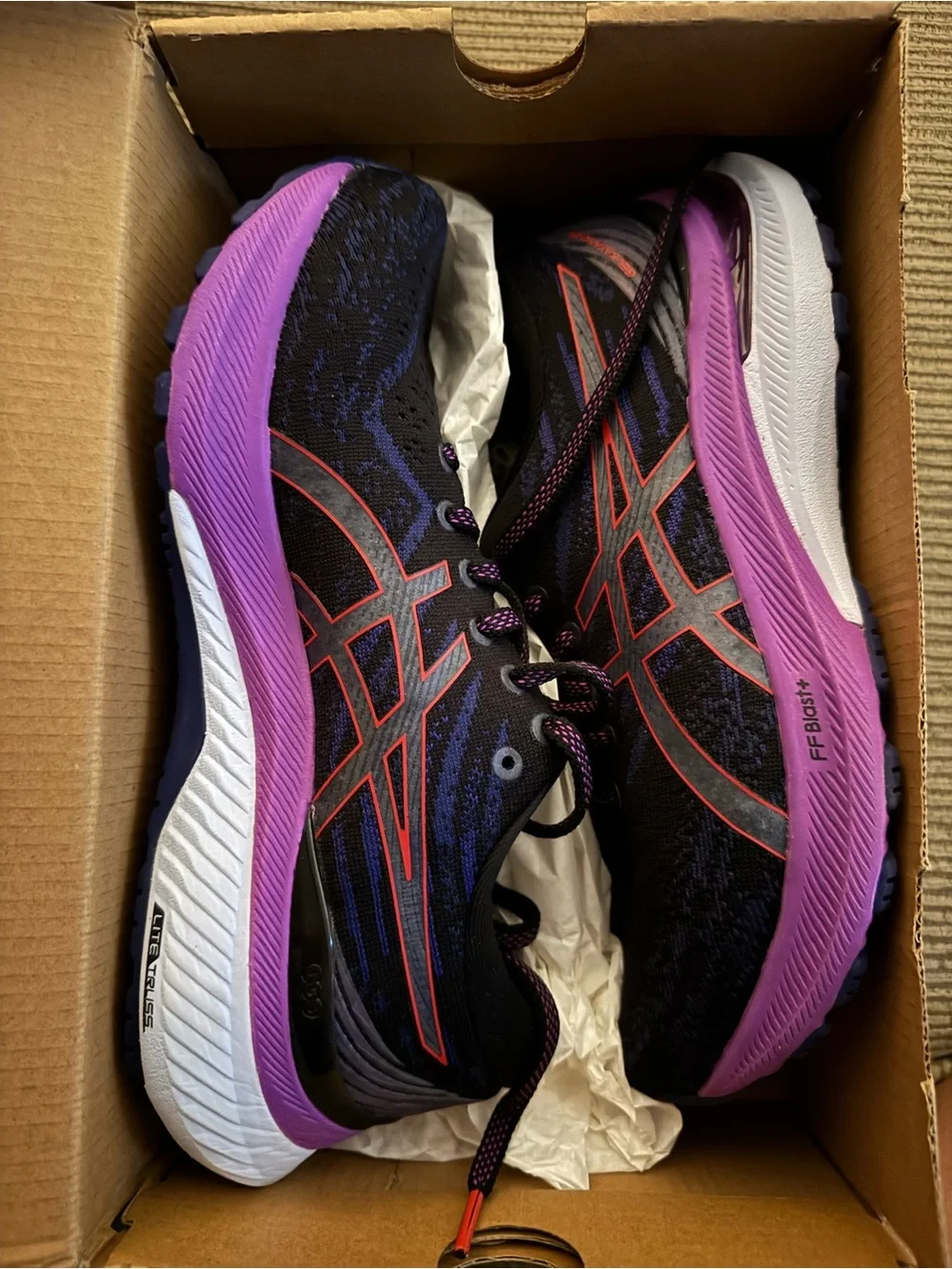 New ASICS Women’s Gel-Kayano 29